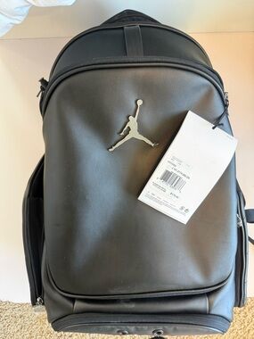 NWT NIKE Jordan Fly Elite Bat Pack kids bag black $175 baseball